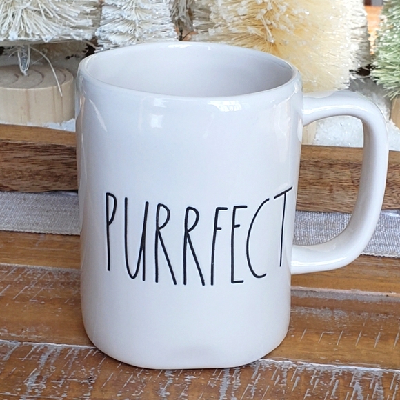 Rae Dunn Mug - Picture 1 of 4